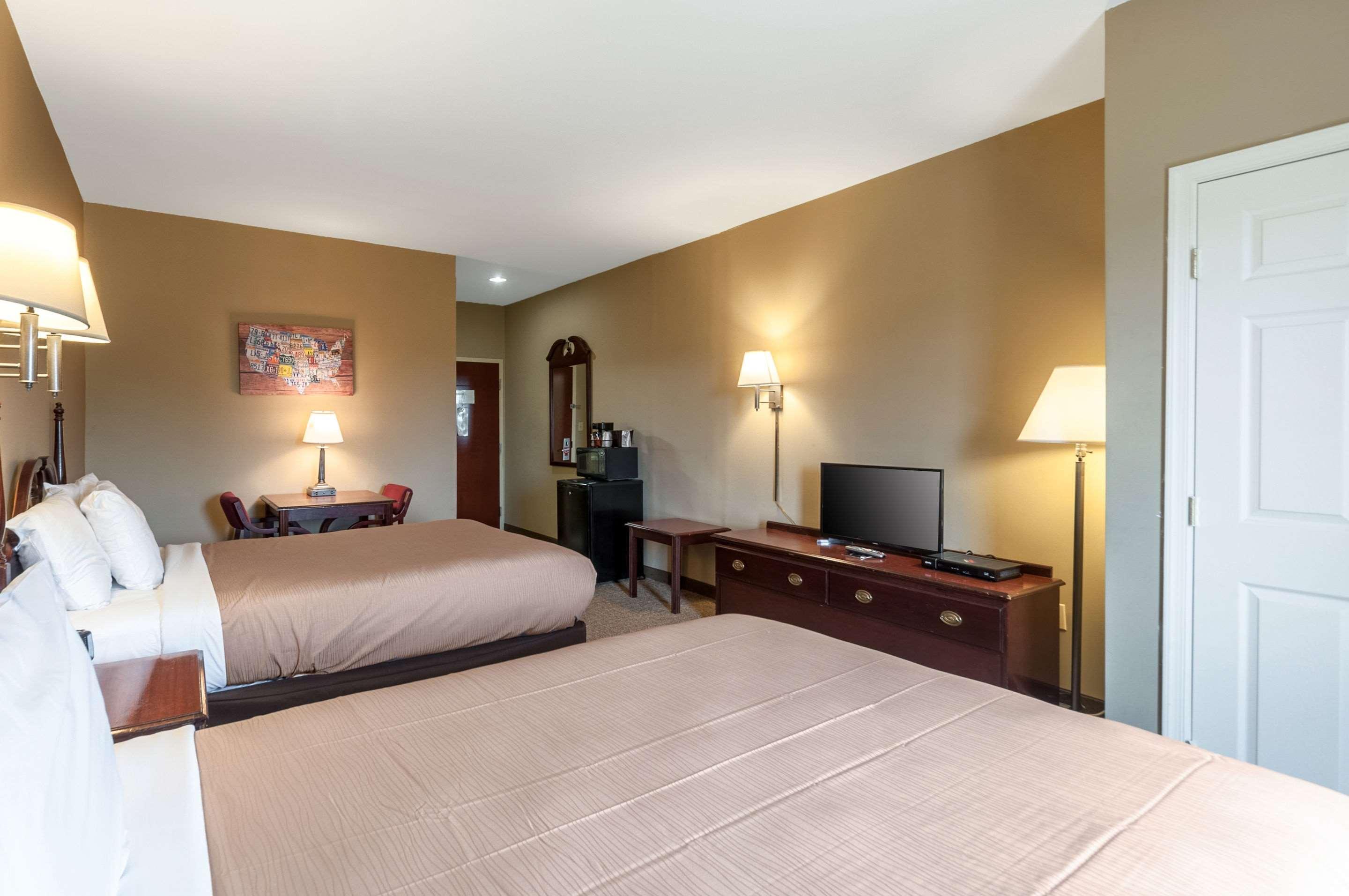 Econo Lodge Inn & Suites Middletown Екстер'єр фото