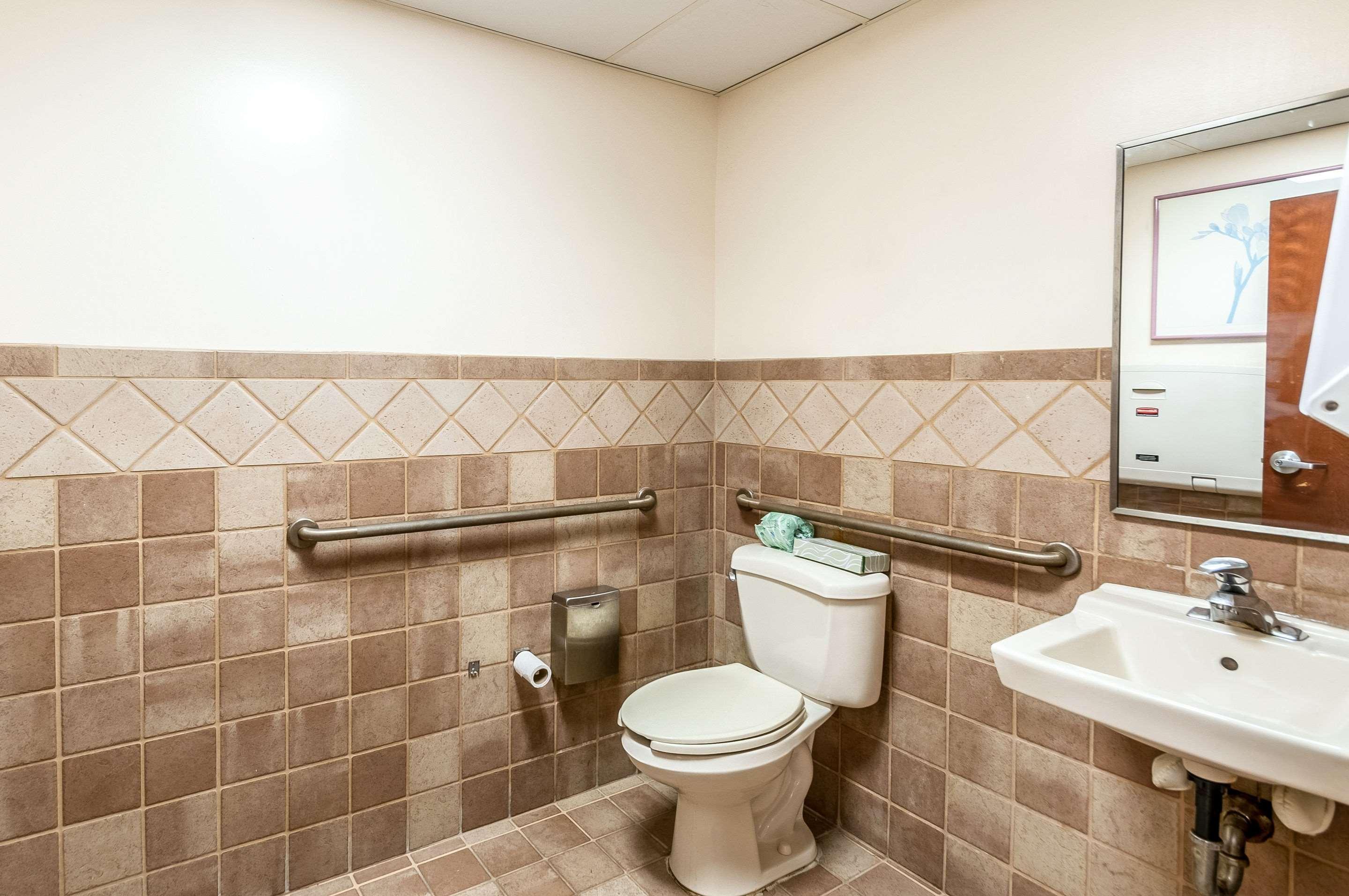 Econo Lodge Inn & Suites Middletown Екстер'єр фото