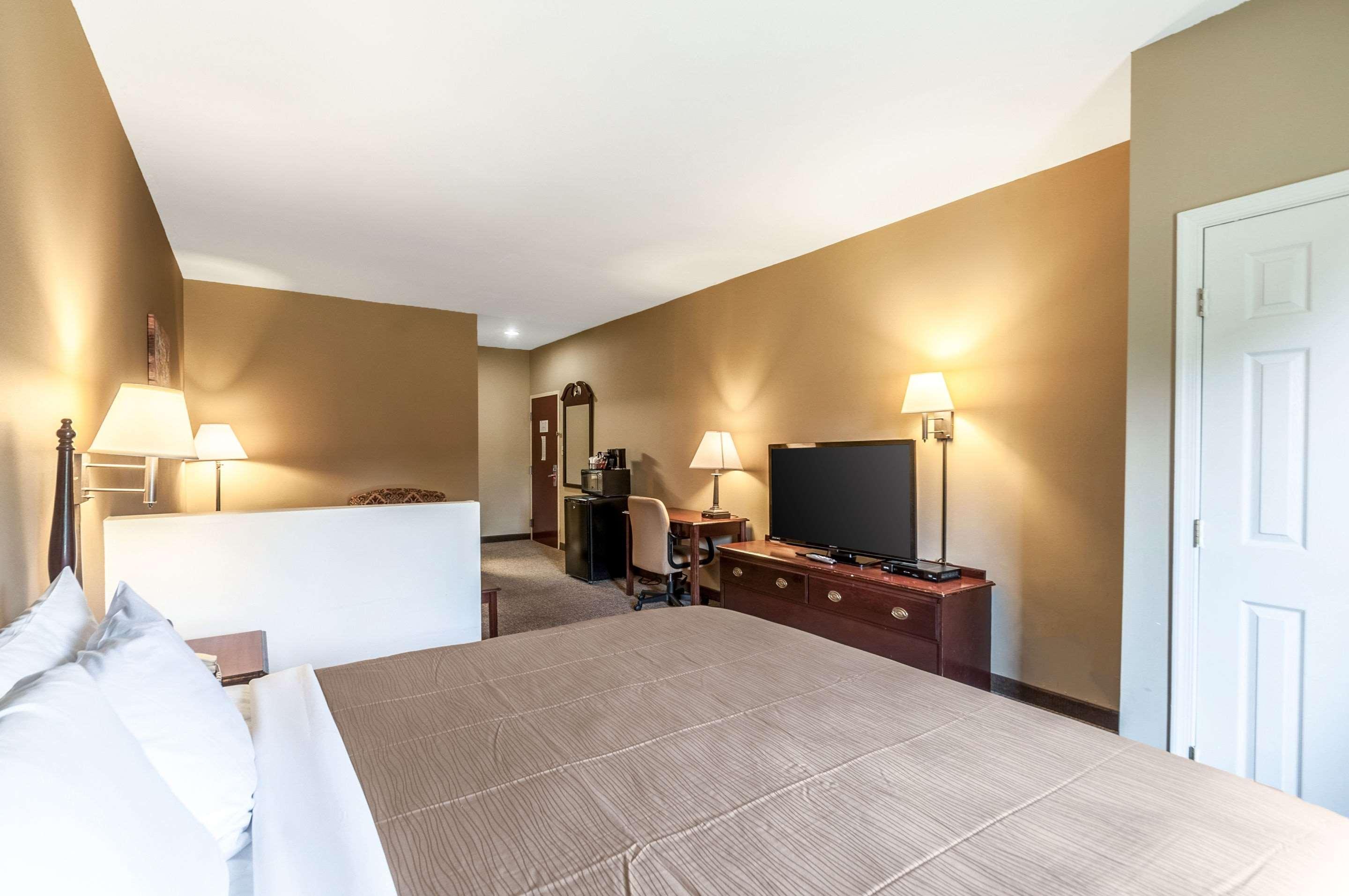 Econo Lodge Inn & Suites Middletown Екстер'єр фото
