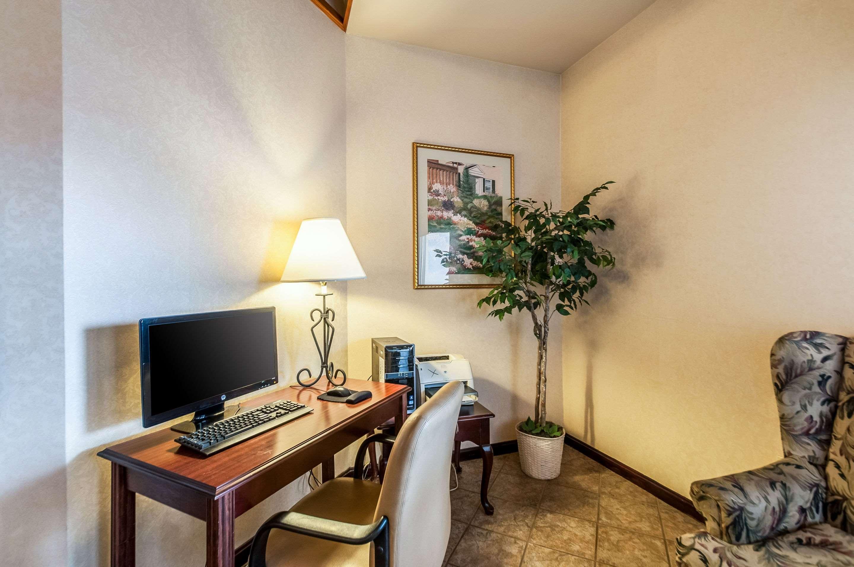 Econo Lodge Inn & Suites Middletown Екстер'єр фото